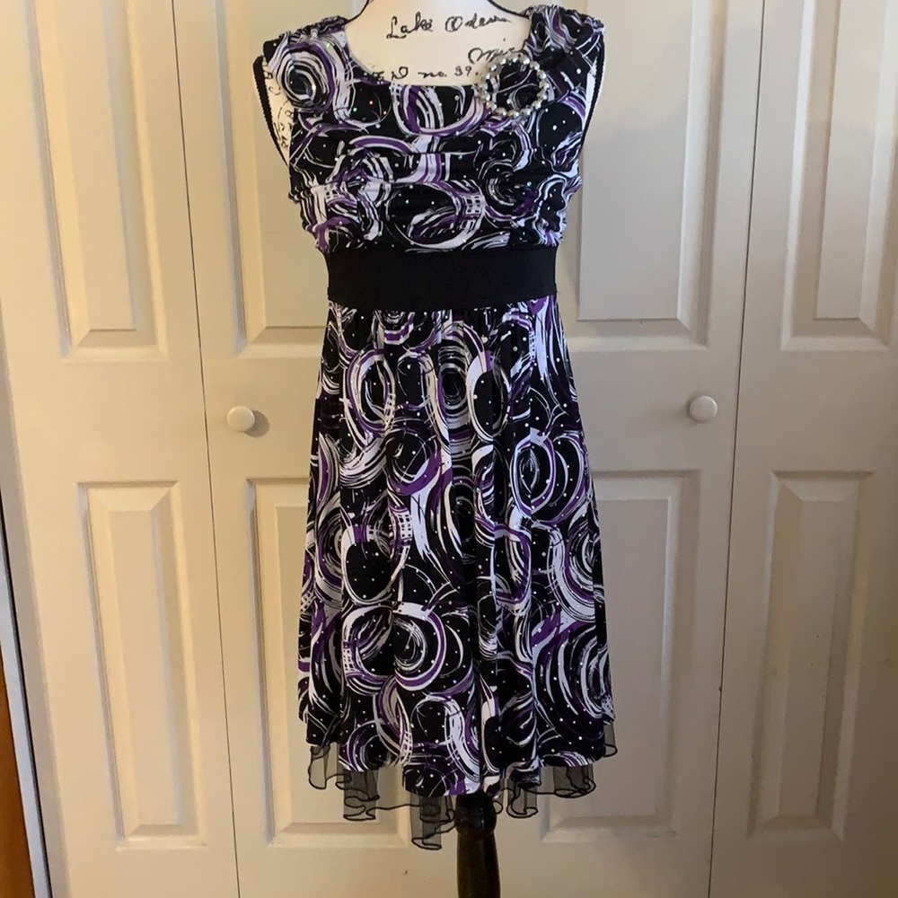 Girl’s abstract print dress